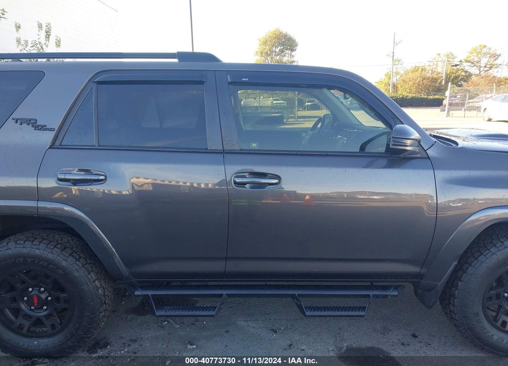 2018 TOYOTA 4RUNNER TRD OFF ROAD PREMIUM VIN: JTEBU5JR1J5587560
