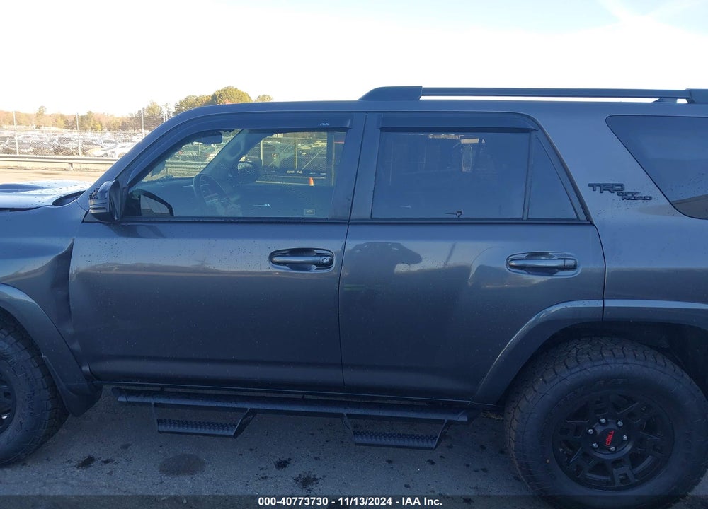 2018 TOYOTA 4RUNNER TRD OFF ROAD PREMIUM VIN: JTEBU5JR1J5587560