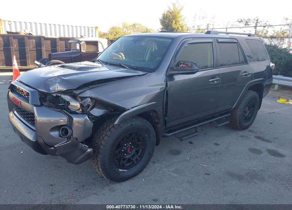 2018 TOYOTA 4RUNNER TRD OFF ROAD PREMIUM VIN: JTEBU5JR1J5587560