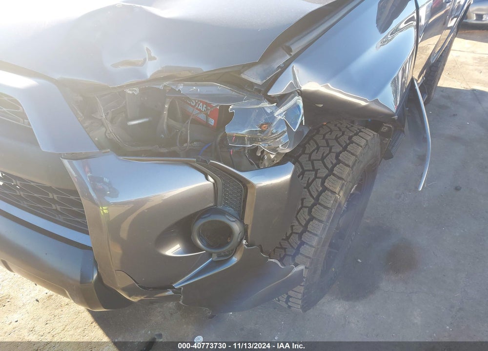 2018 TOYOTA 4RUNNER TRD OFF ROAD PREMIUM VIN: JTEBU5JR1J5587560