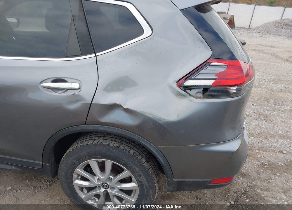2017 NISSAN ROGUE SV VIN: KNMAT2MV8HP543371