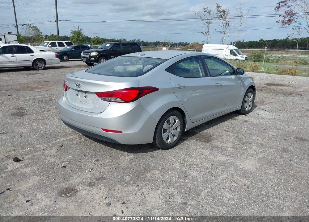 2016 HYUNDAI ELANTRA SE VIN: 5NPDH4AE5GH774401
