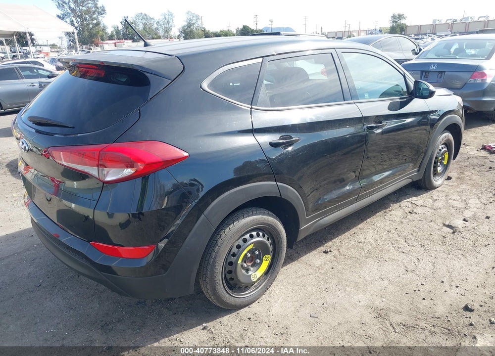 2018 HYUNDAI TUCSON SE VIN: KM8J23A48JU754285