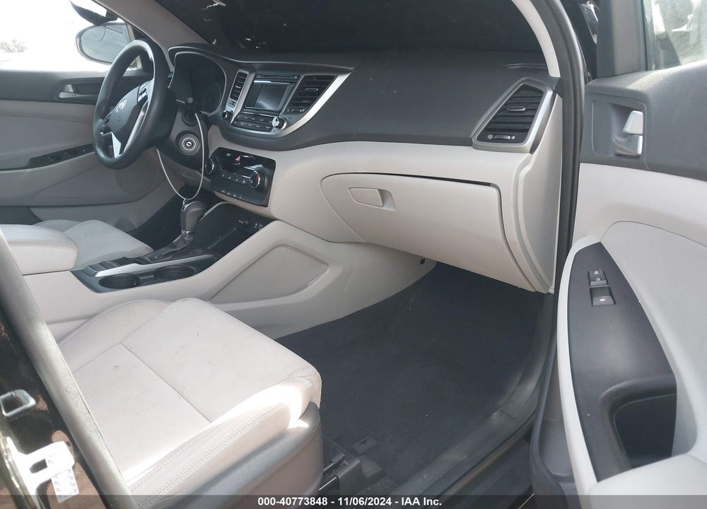 2018 HYUNDAI TUCSON SE VIN: KM8J23A48JU754285
