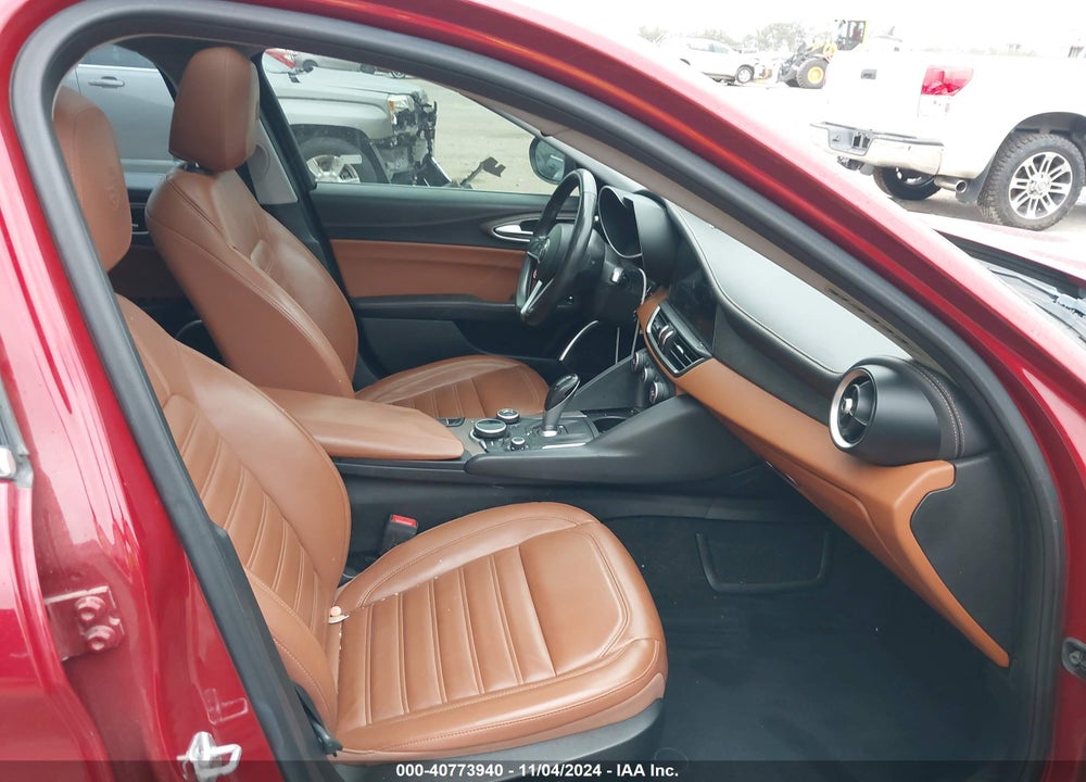 2018 ALFA ROMEO GIULIA VIN: ZARFAEEN5J7580658
