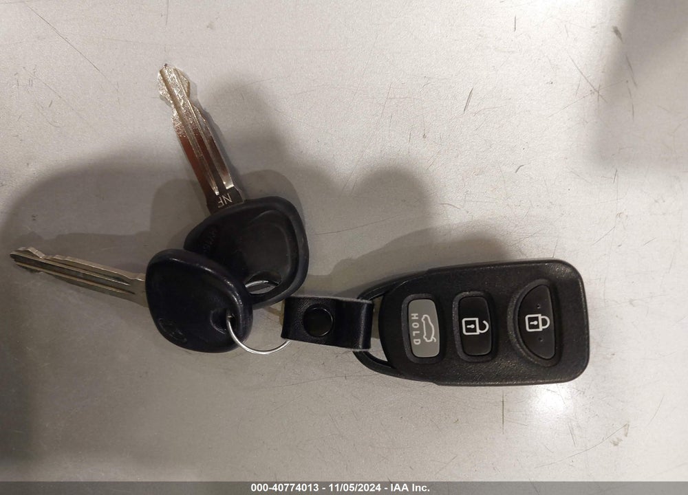 2013 HYUNDAI ELANTRA GLS VIN: KMHDH4AE9DU555440