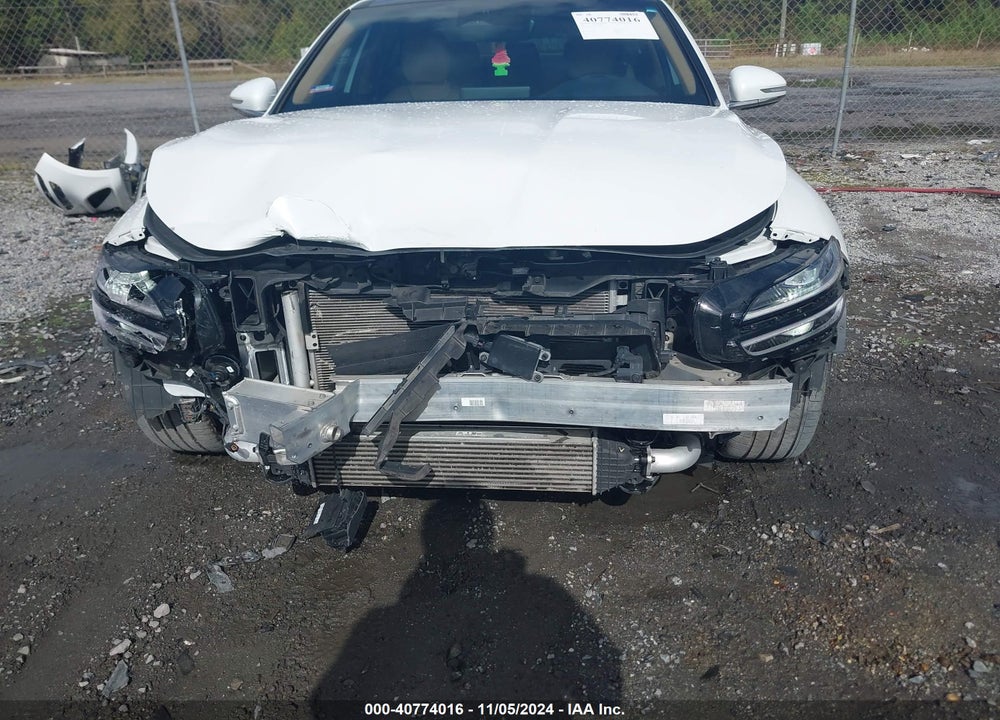 2022 GENESIS G70 2.0T RWD VIN: KMTG34TAXNU091037