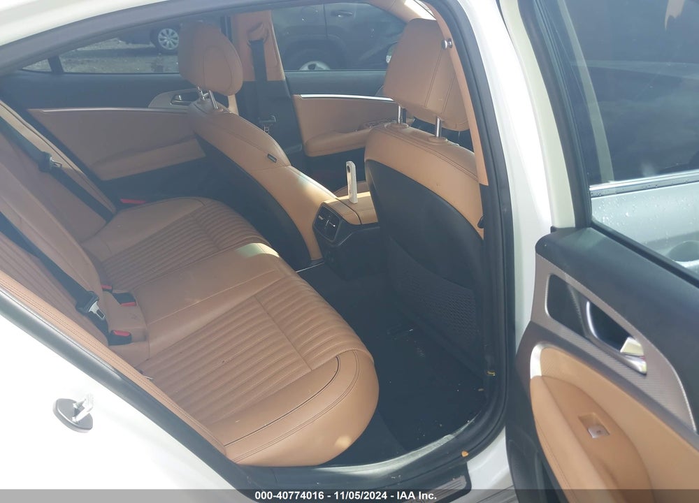 2022 GENESIS G70 2.0T RWD VIN: KMTG34TAXNU091037