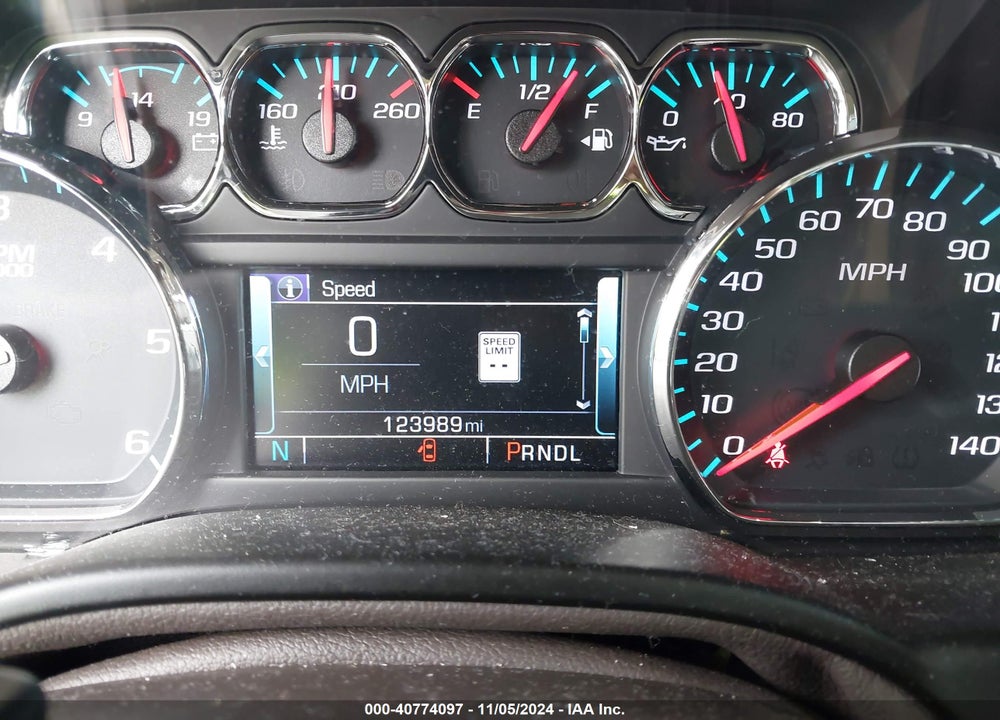 2018 CHEVROLET SUBURBAN PREMIER VIN: 1GNSCJKC6JR346572