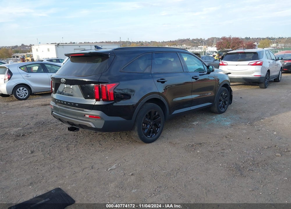 2021 KIA SORENTO S VIN: 5XYRLDLC4MG060021
