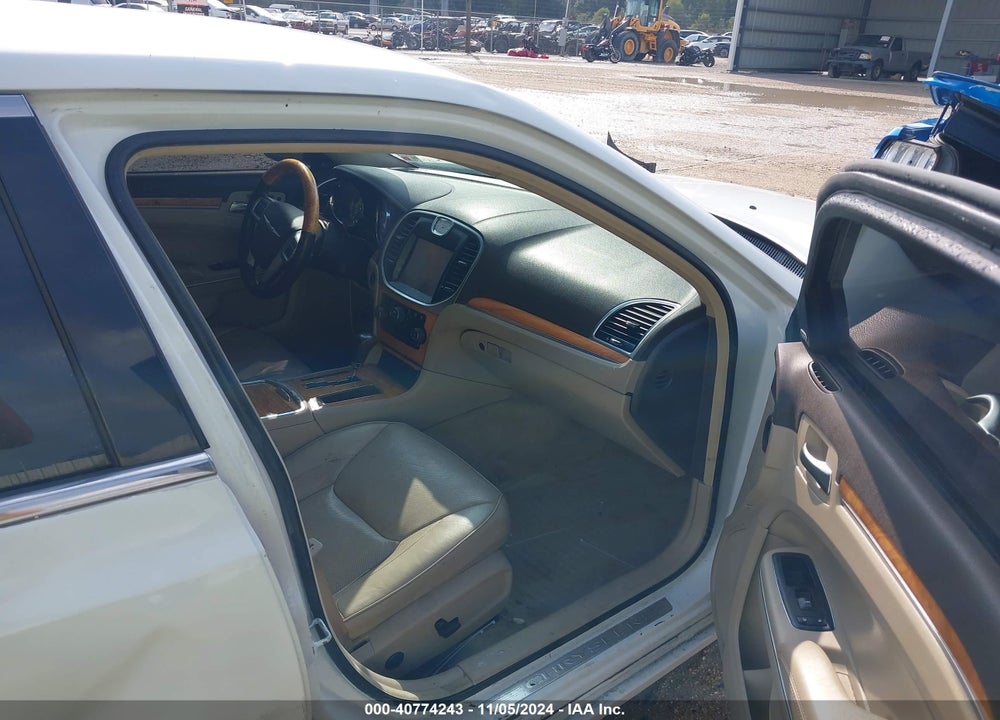 2013 CHRYSLER 300C VIN: 2C3CCAET7DH520800