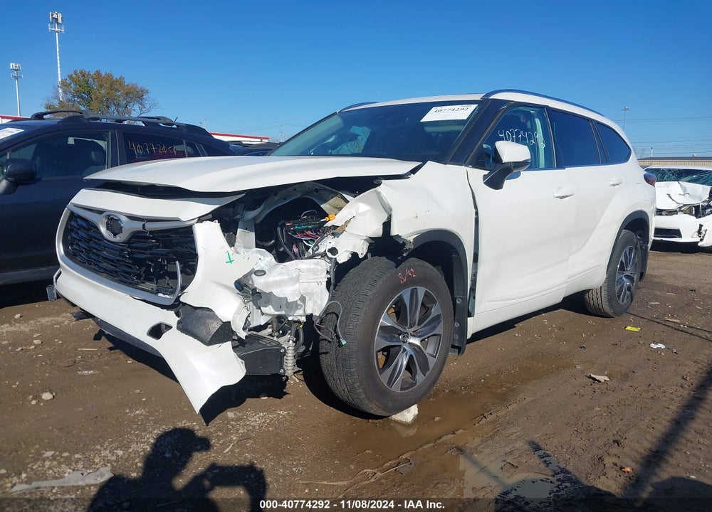 2020 TOYOTA HIGHLANDER XLE VIN: 5TDHZRAHXLS510262