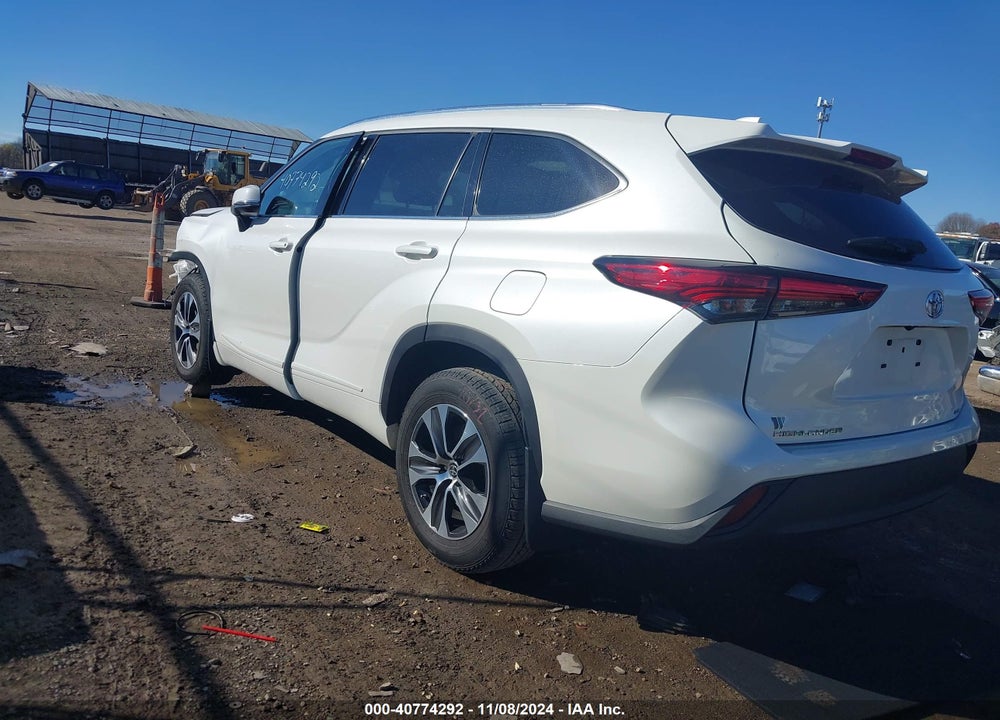 2020 TOYOTA HIGHLANDER XLE VIN: 5TDHZRAHXLS510262