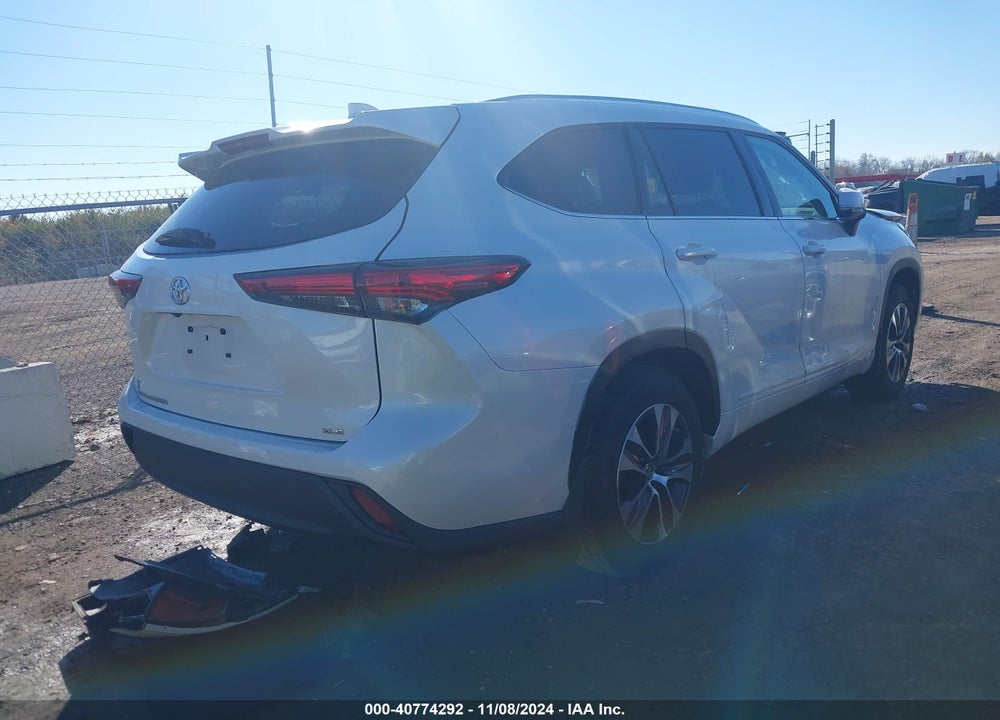 2020 TOYOTA HIGHLANDER XLE VIN: 5TDHZRAHXLS510262