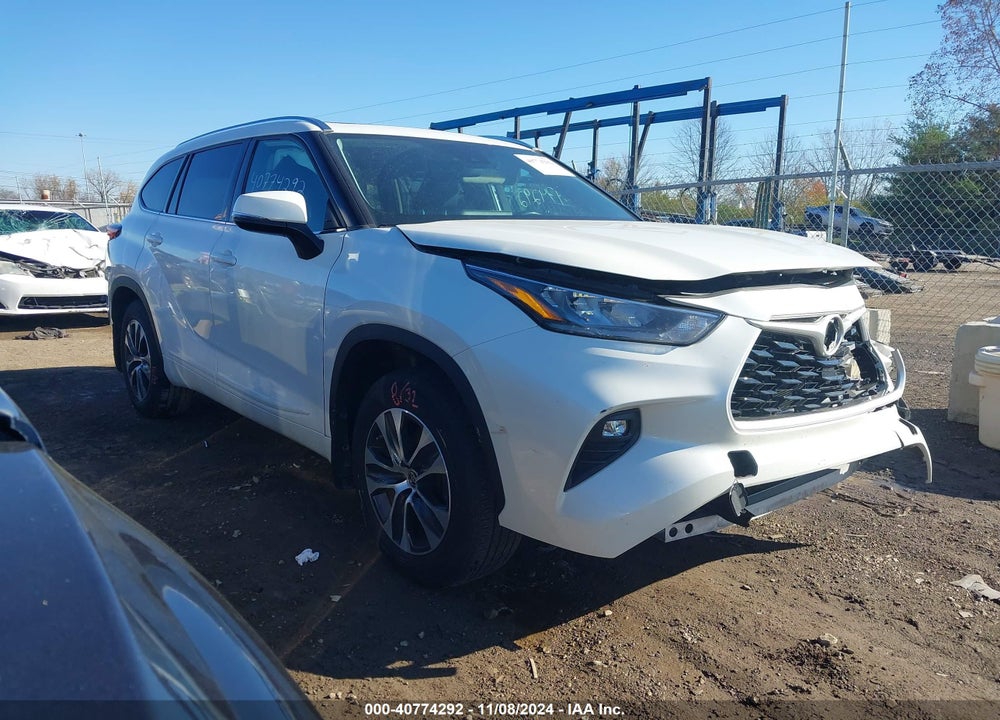 2020 TOYOTA HIGHLANDER XLE VIN: 5TDHZRAHXLS510262