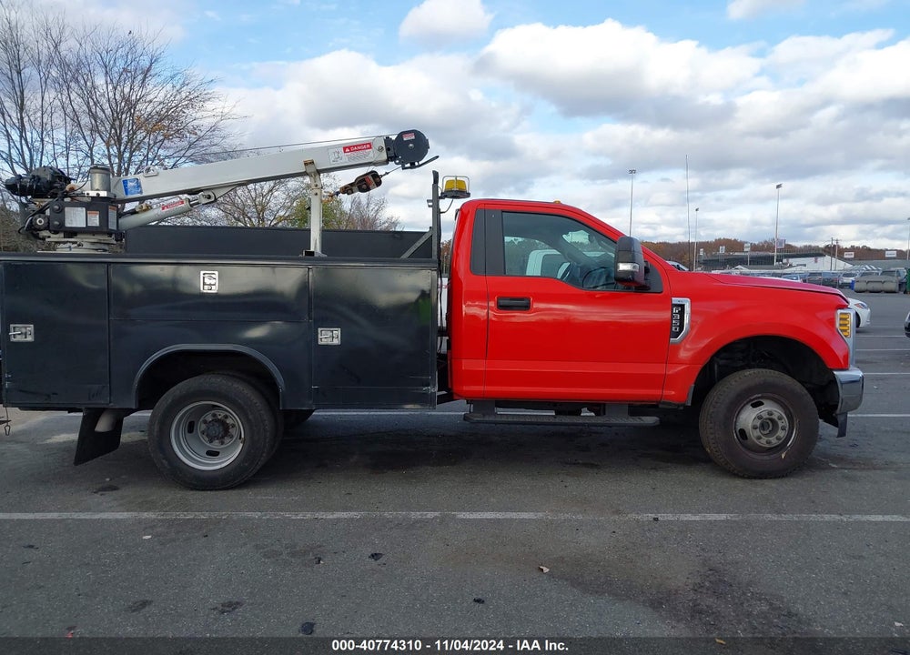 2019 FORD F-350 CHASSIS XL VIN: 1FDRF3H60KEE70207