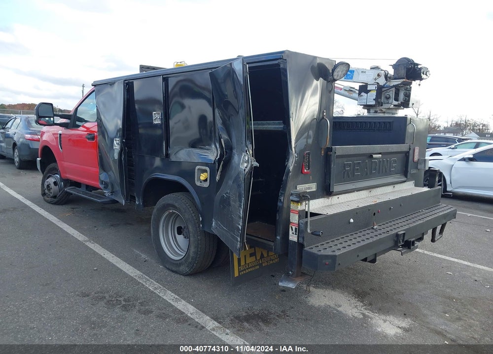 2019 FORD F-350 CHASSIS XL VIN: 1FDRF3H60KEE70207