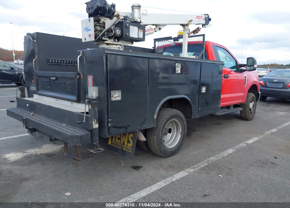 2019 FORD F-350 CHASSIS XL VIN: 1FDRF3H60KEE70207