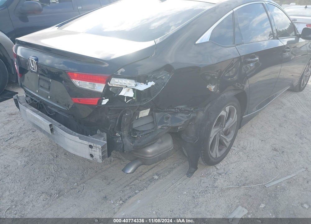 2018 HONDA ACCORD EX VIN: 1HGCV1F4XJA037861