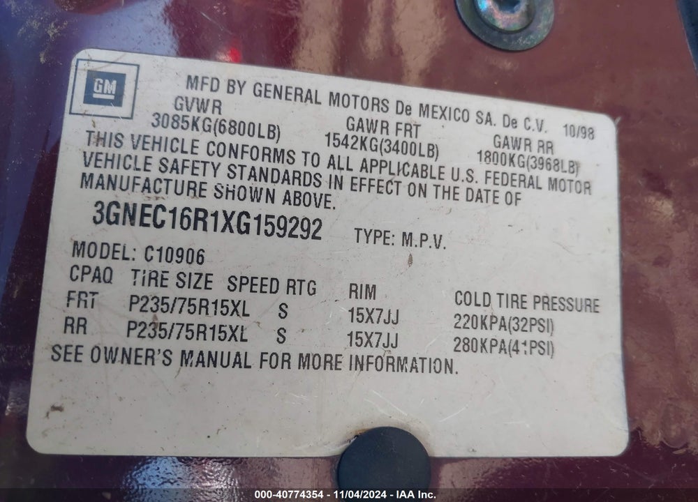 1999 CHEVROLET SUBURBAN 1500 LT VIN: 3GNEC16R1XG159292