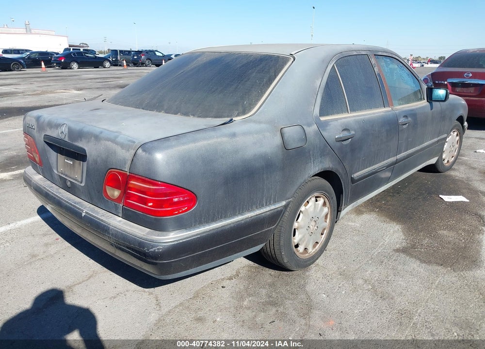 1996 MERCEDES-BENZ E 320 VIN: WDBJF55F1TJ013575