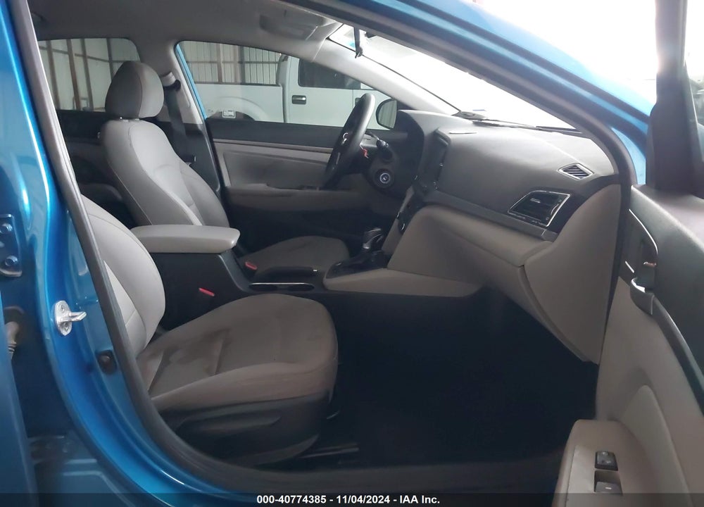2018 HYUNDAI ELANTRA SEL VIN: 5NPD84LF2JH241161
