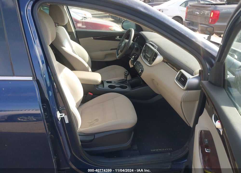 2017 KIA SORENTO LX V6 VIN: 5XYPGDA53HG225319