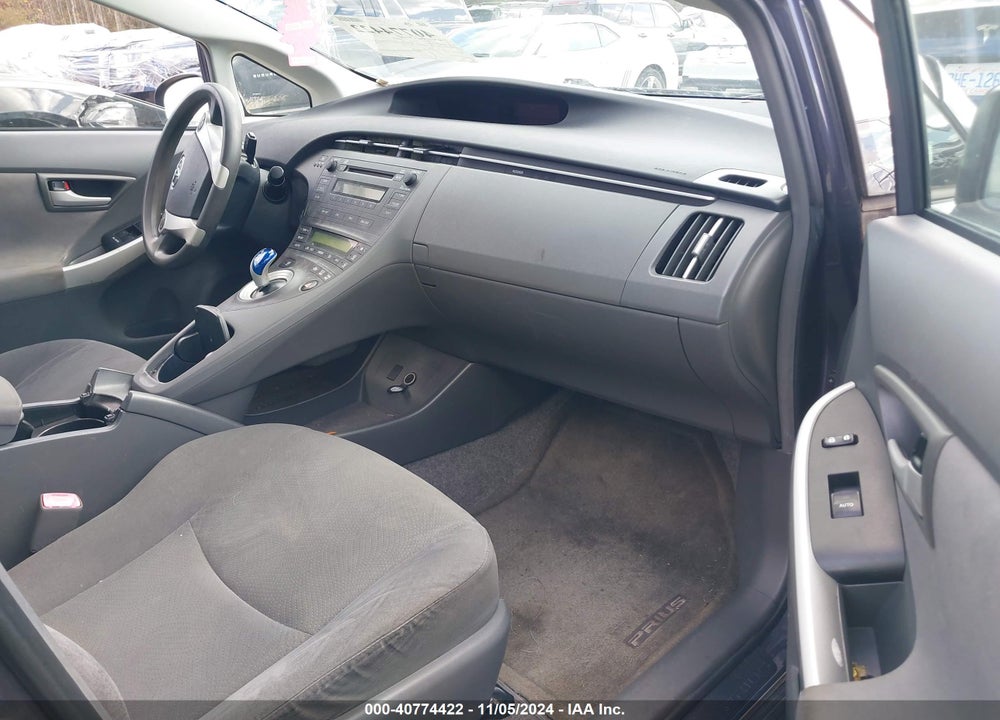 2011 TOYOTA PRIUS TWO VIN: JTDKN3DU9B0260442