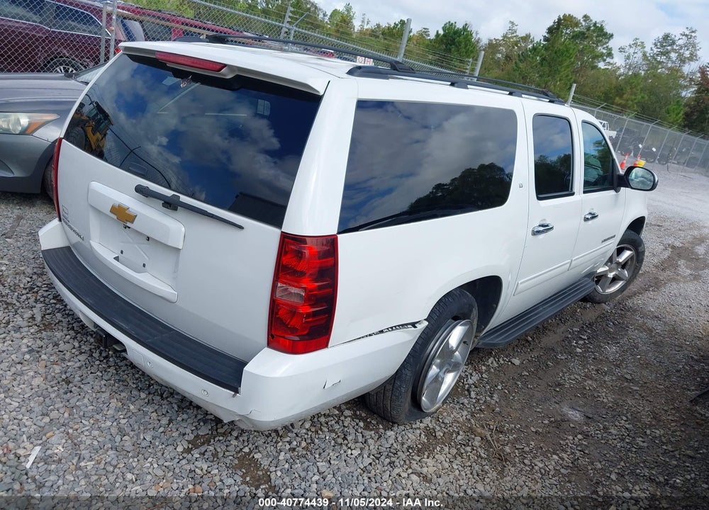 2014 CHEVROLET SUBURBAN 1500 LT VIN: 1GNSCJE02ER153763