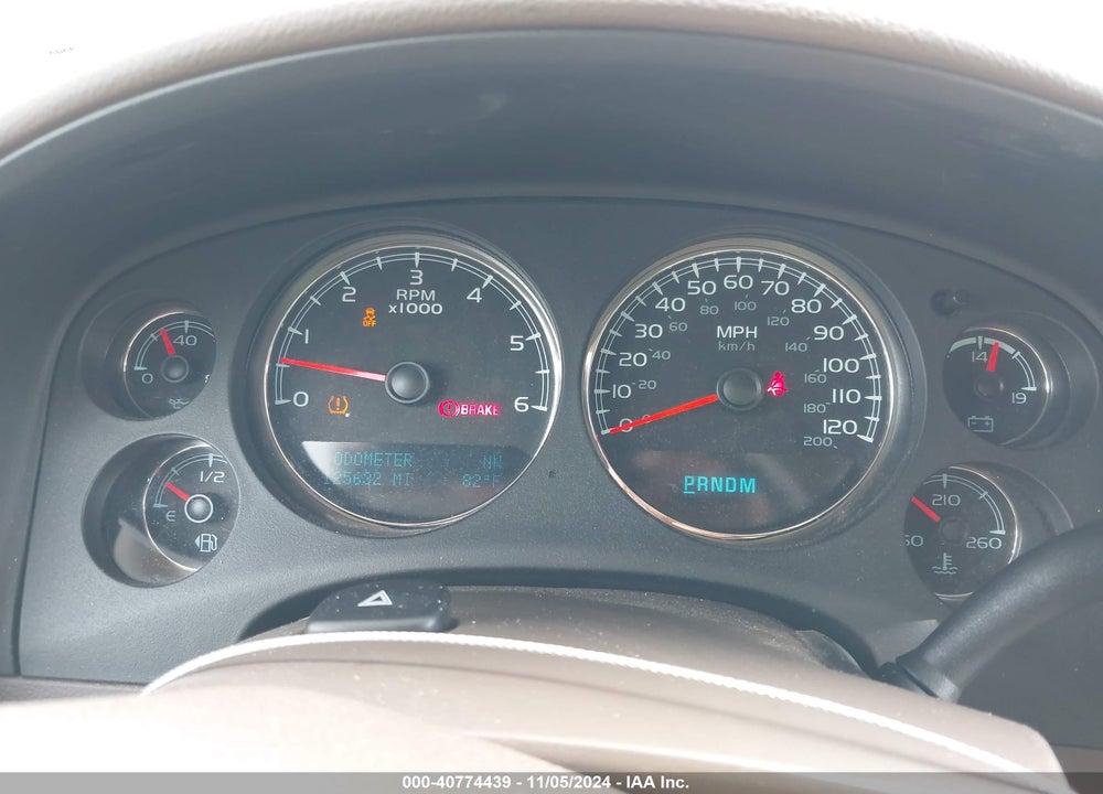 2014 CHEVROLET SUBURBAN 1500 LT VIN: 1GNSCJE02ER153763