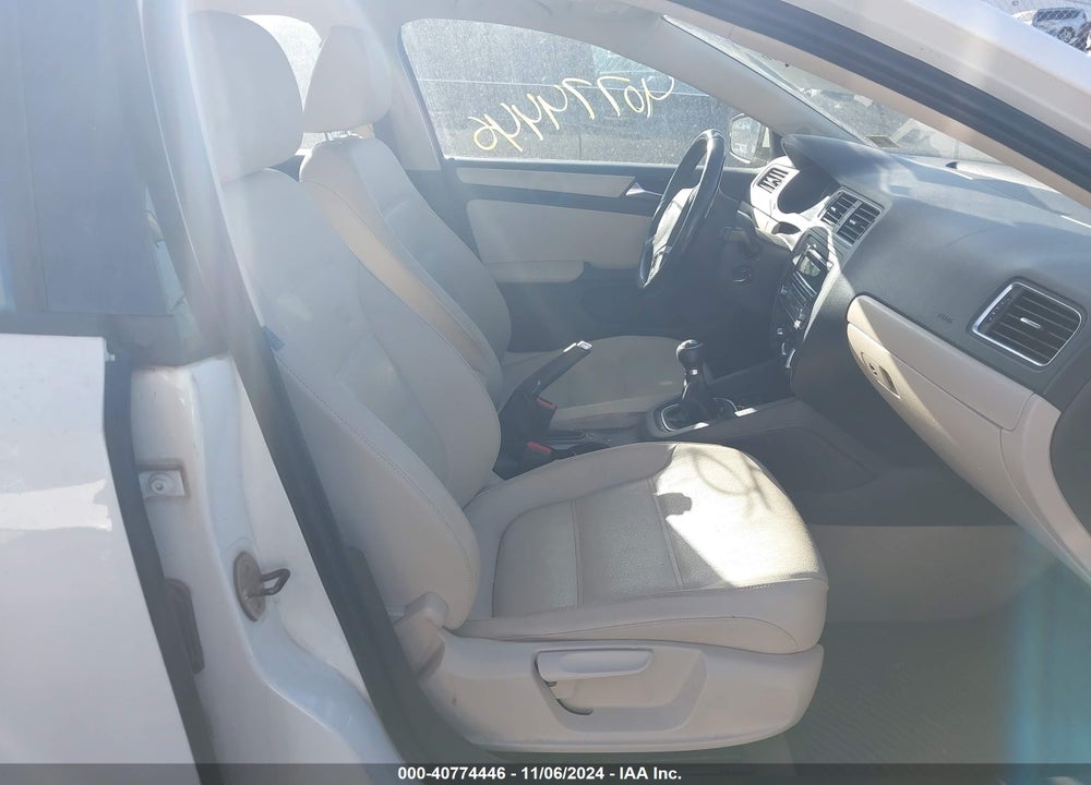 2012 VOLKSWAGEN JETTA 2.5L SE VIN: 3VWBP7AJXCM341375