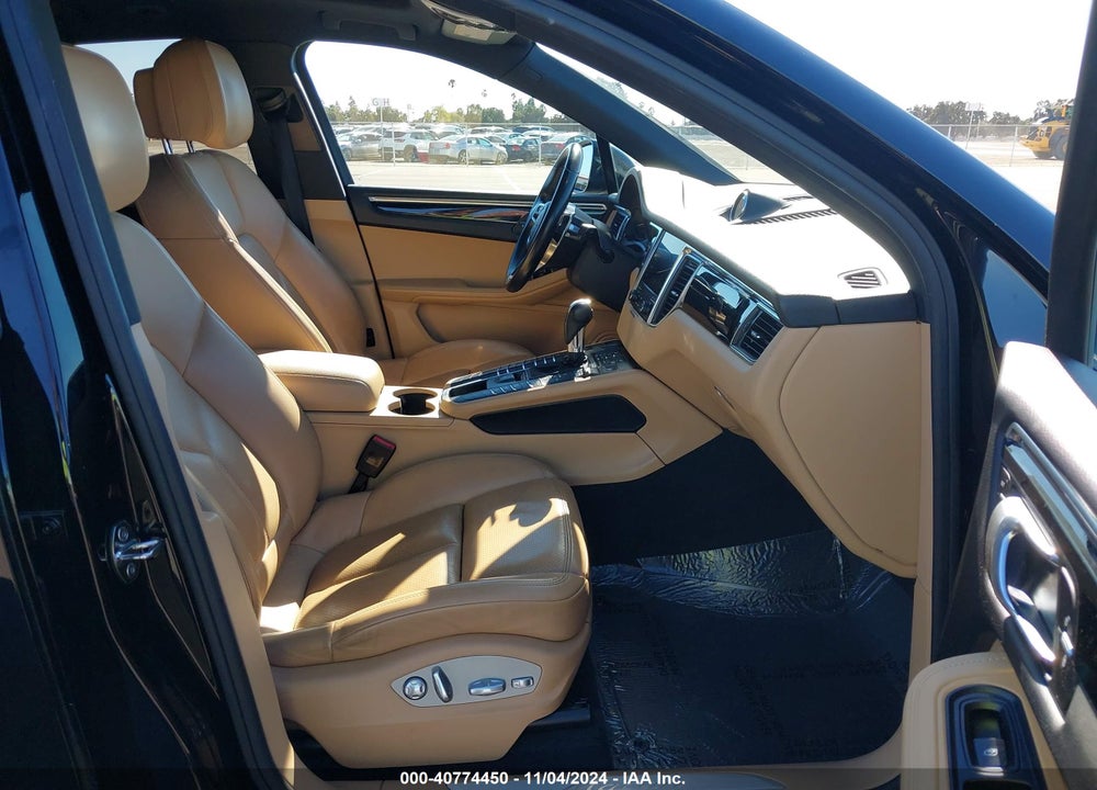 2017 PORSCHE MACAN VIN: WP1AA2A59HLB01862