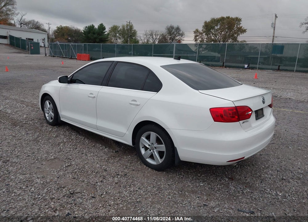 2013 VOLKSWAGEN JETTA 2.0L TDI VIN: 3VW3L7AJ5DM248488