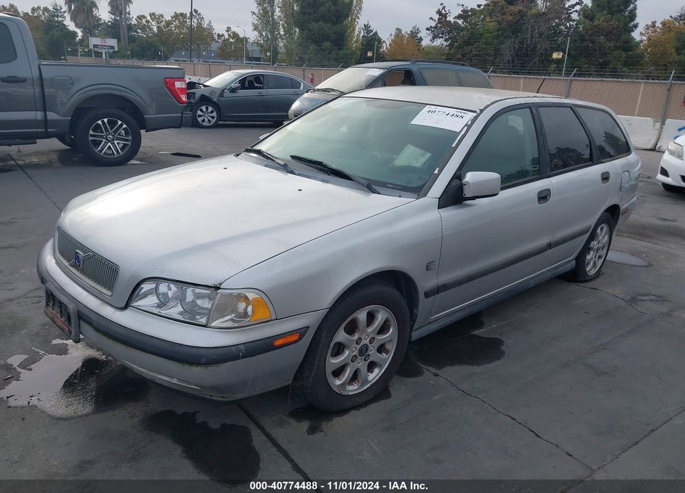 2000 VOLVO V40 A/AS VIN: YV1VW2552YF434136