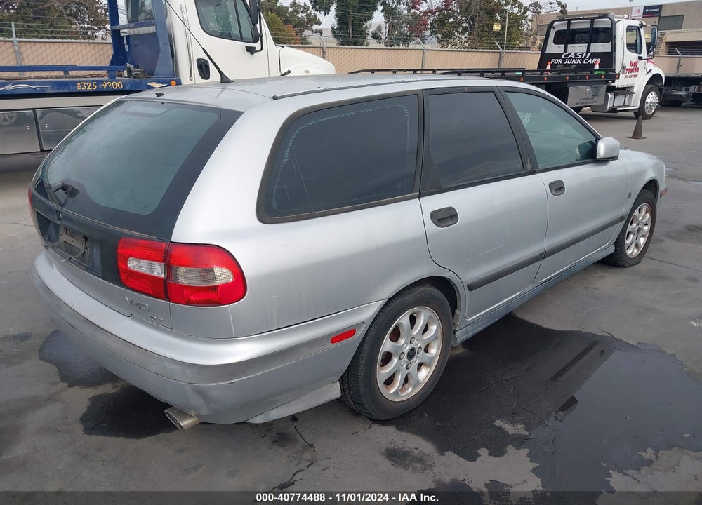 2000 VOLVO V40 A/AS VIN: YV1VW2552YF434136