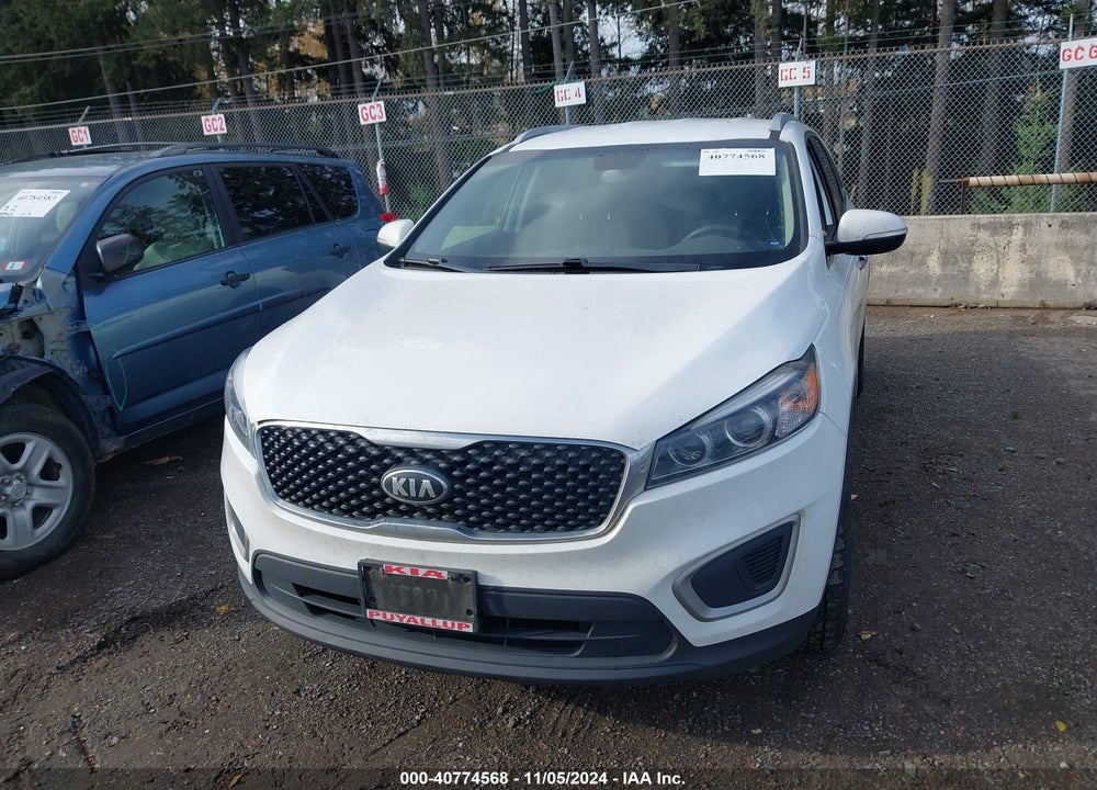 2017 KIA SORENTO LX V6 VIN: 5XYPGDA52HG315321