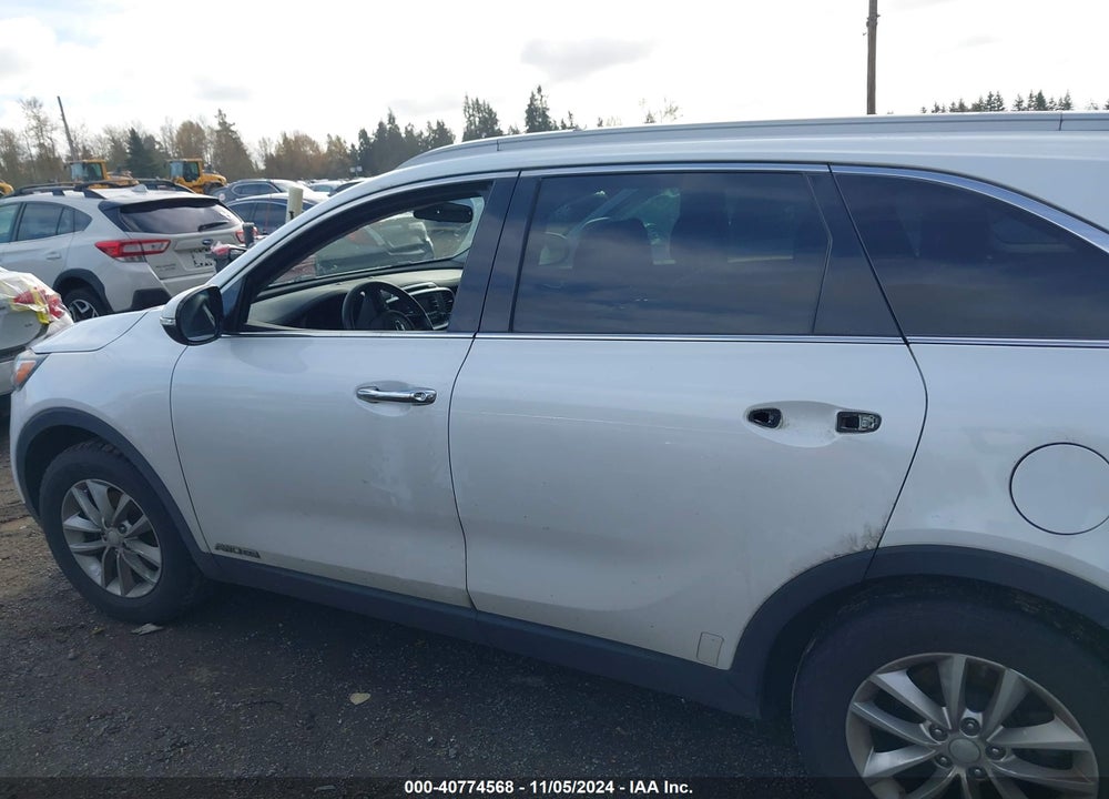2017 KIA SORENTO LX V6 VIN: 5XYPGDA52HG315321
