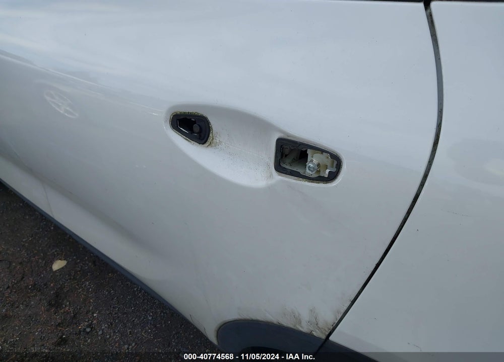 2017 KIA SORENTO LX V6 VIN: 5XYPGDA52HG315321