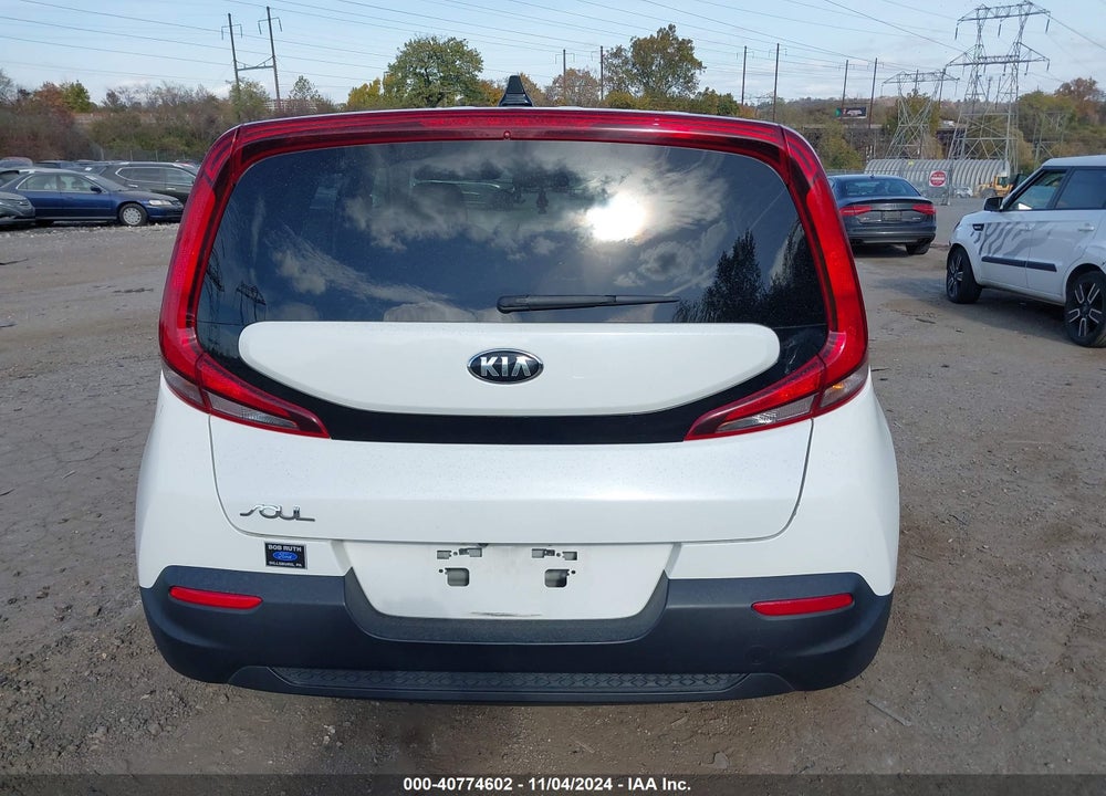 2020 KIA SOUL LX VIN: KNDJ23AU6L7119815