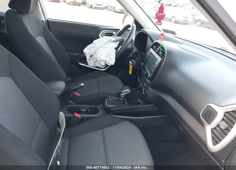 2020 KIA SOUL LX VIN: KNDJ23AU6L7119815