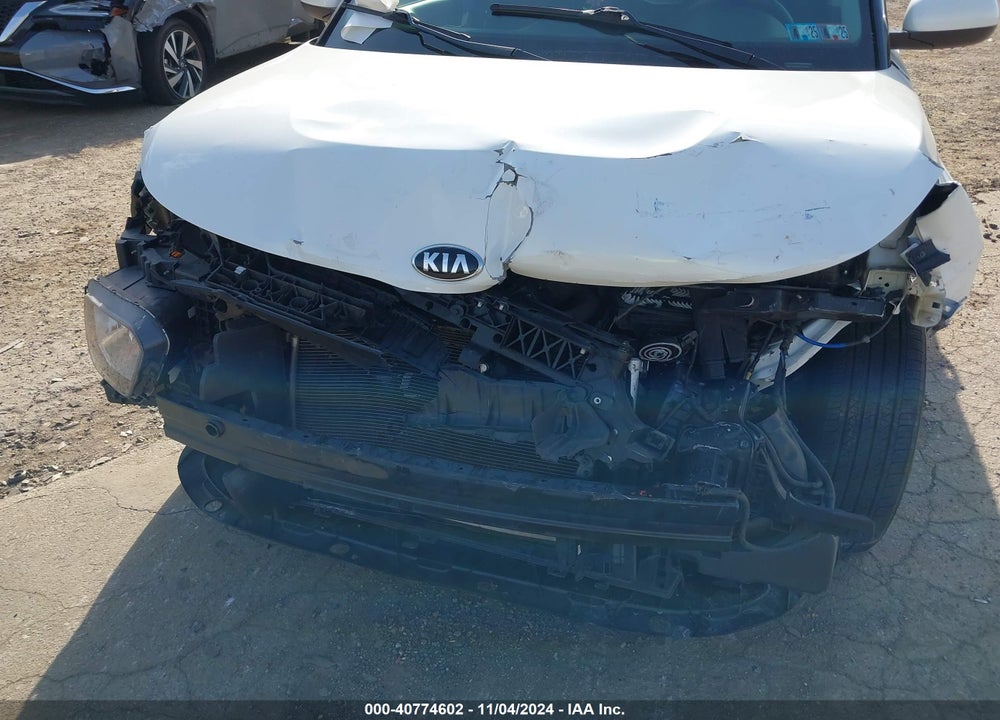 2020 KIA SOUL LX VIN: KNDJ23AU6L7119815