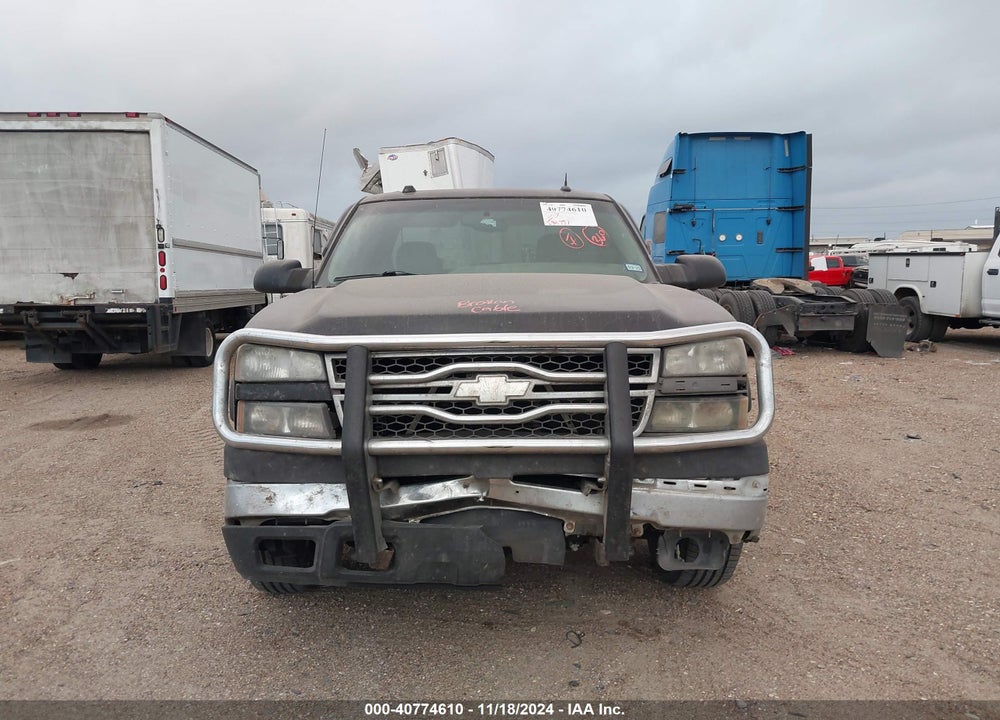 2005 CHEVROLET SILVERADO 2500HD LT VIN: 1GCHK23245F887337