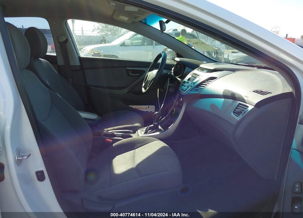 2014 HYUNDAI ELANTRA SE VIN: 5NPDH4AE5EH465251