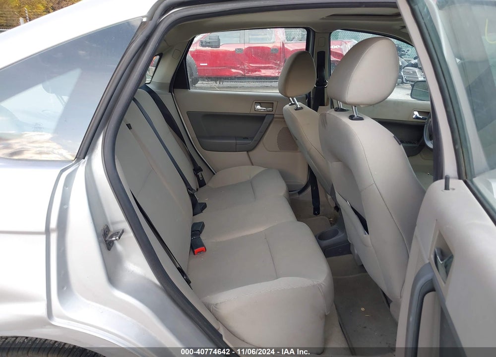 2010 FORD FOCUS SES VIN: 1FAHP3GN7AW118973