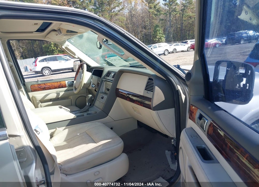 2004 LINCOLN NAVIGATOR LUXURY VIN: 5LMFU27R34LJ03408