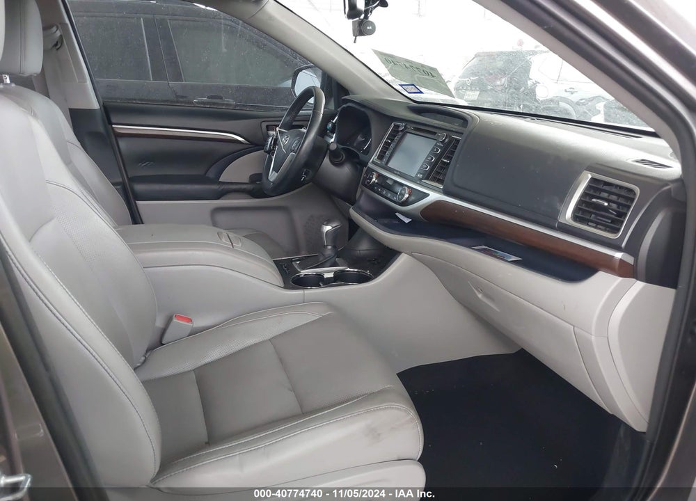 2015 TOYOTA HIGHLANDER LIMITED V6 VIN: 5TDYKRFH3FS091107