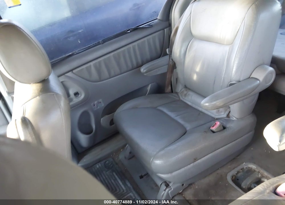 2004 TOYOTA SIENNA XLE VIN: 5TDZA22C54S186726
