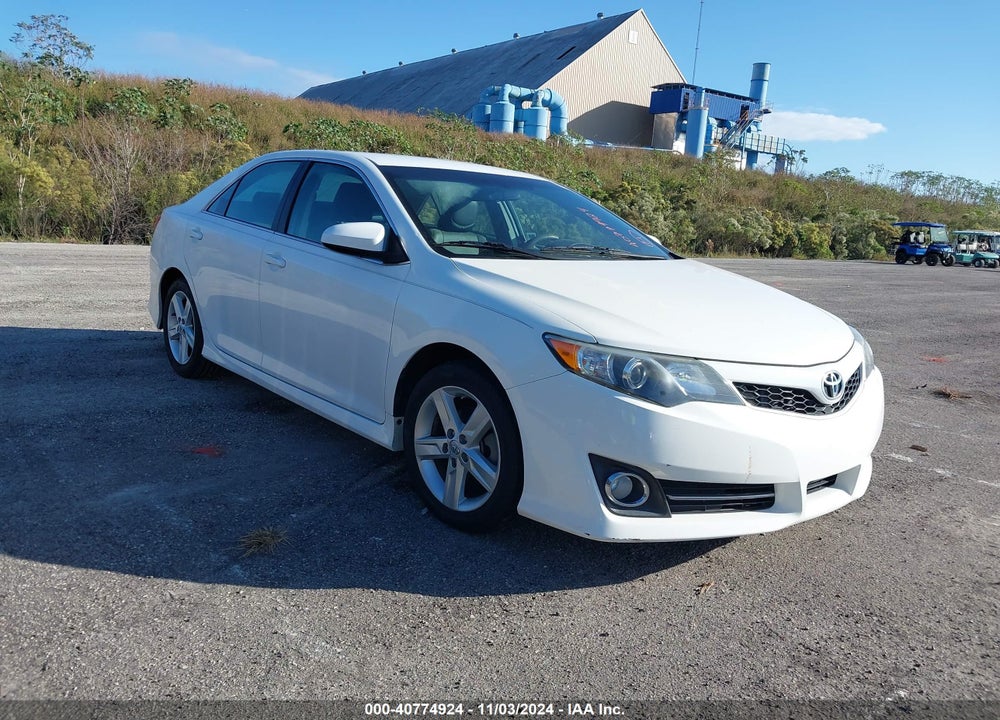 2014 TOYOTA CAMRY SE VIN: 4T1BF1FK1EU737466