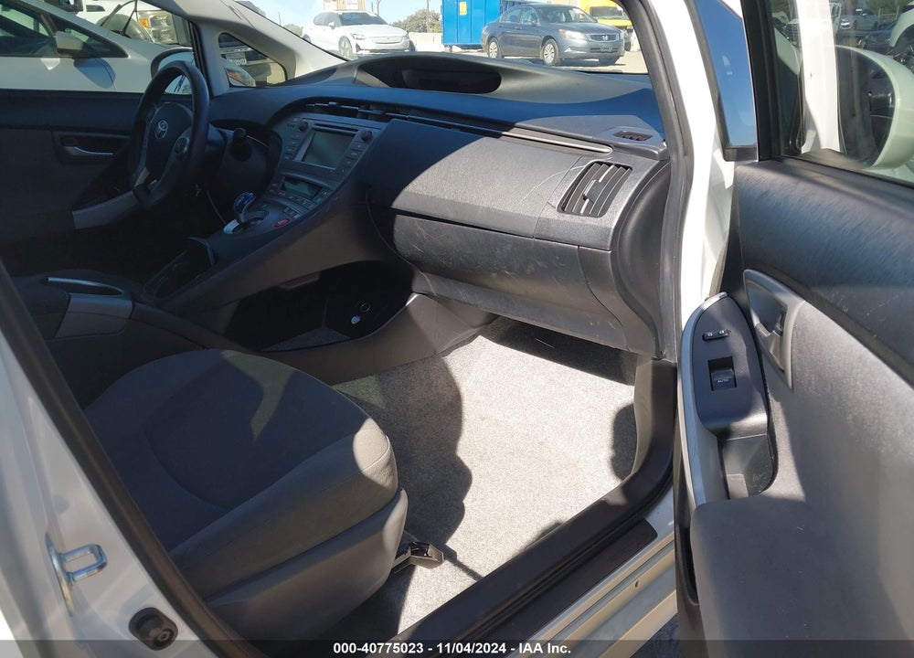 2013 TOYOTA PRIUS TWO VIN: JTDKN3DU5D5541756