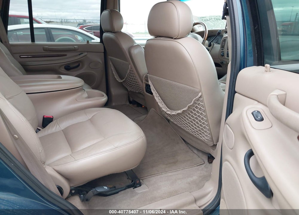 1998 LINCOLN NAVIGATOR VIN: 5LMPU28L9WLJ27598